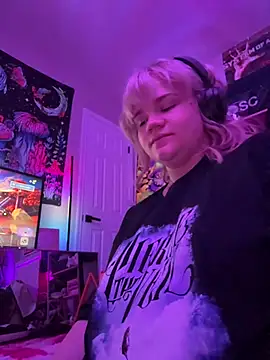 Cutiepiespanks stripchat live cam model