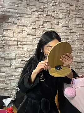 Lucyjoi stripchat live cam model