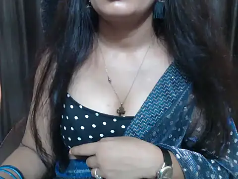 Kudi_Kiyara stripchat live cam model