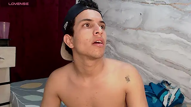 Extreme-Couple18 stripchat live cam model