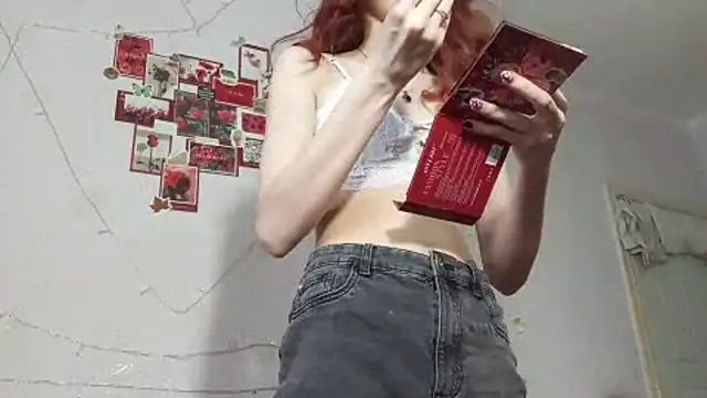 NickiKisinger stripchat live cam model