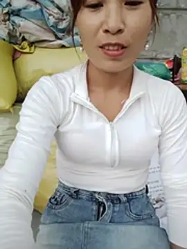 Thobaby112 stripchat live cam model