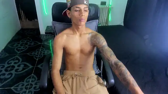 leo_bigconk1246 stripchat live cam model