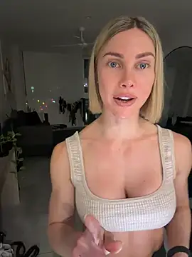 raeparks stripchat live cam model