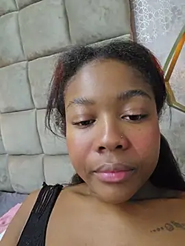 OriannaJames stripchat live cam model