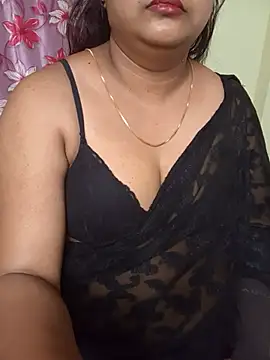 LouleyRani_ stripchat live cam model