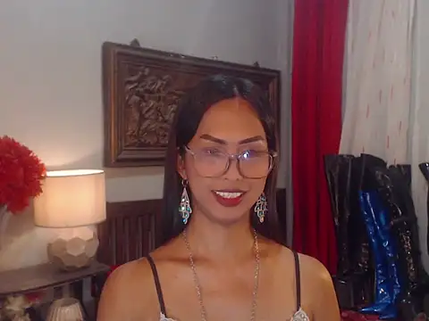 Nathalieheartt stripchat live cam model