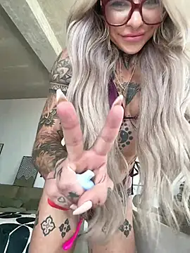 RAWXII stripchat live cam model