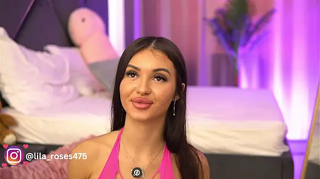 LilaRoses stripchat live cam model