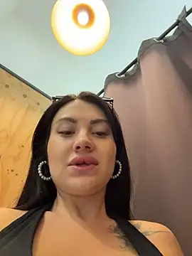 Wet__Bunny stripchat live cam model