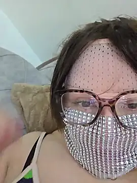 big_yoyo stripchat live cam model