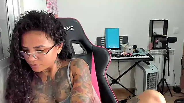 Ama_music stripchat live cam model
