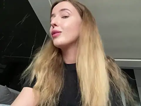 Nura_n_Sarah stripchat live cam model