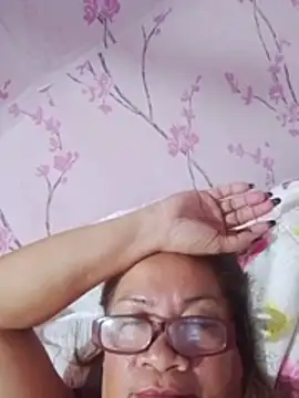 vickyhot1966 stripchat live cam model