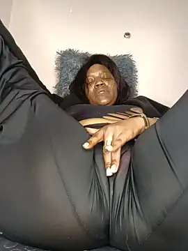 ThaBundaa stripchat live cam model