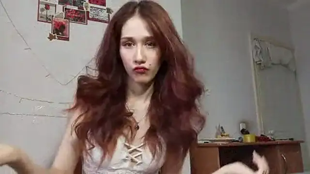 NickiKisinger stripchat live cam model