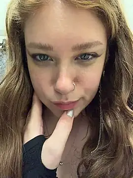 lucy-joy stripchat live cam model