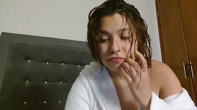 3littles stripchat live cam model