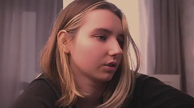 MeghanElson stripchat live cam model