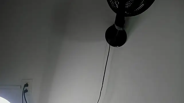 ElektraBomdans stripchat live cam model