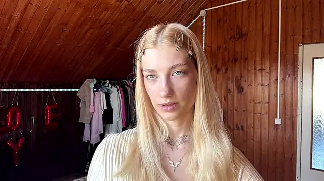 GlyndaMccannon stripchat live cam model