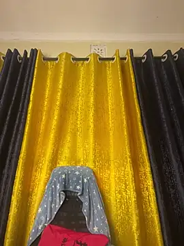 Bustyy_Bitch stripchat live cam model