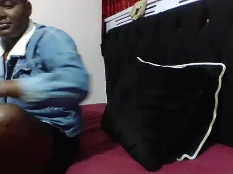 sexy-nyams stripchat live cam model