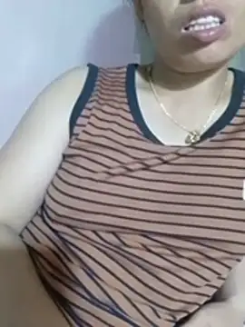Tu-quyen stripchat live cam model