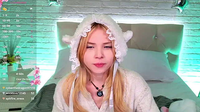 ChloeWells stripchat live cam model