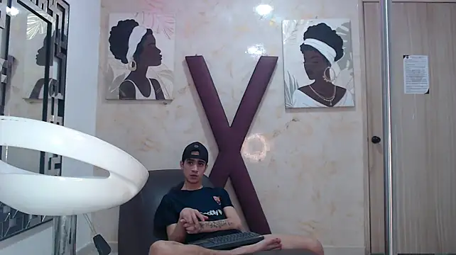 GOLDEN_BOSS stripchat live cam model