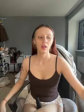 Uniarten stripchat live cam model