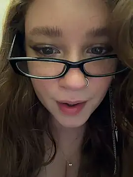 lucy-joy stripchat live cam model