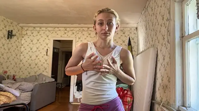 LisaBam stripchat live cam model