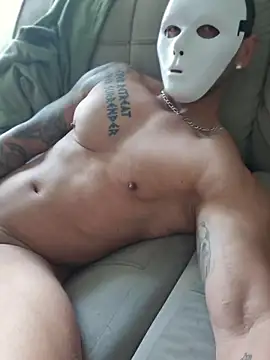 badbrown stripchat live cam model