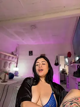 lucianaroy stripchat live cam model