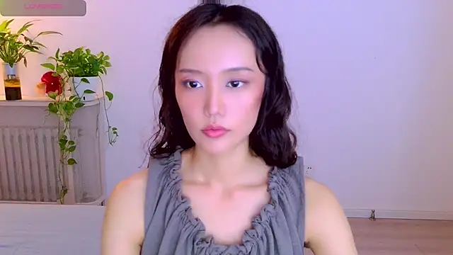yufenna stripchat live cam model