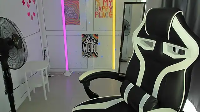 MiaSummerr_ stripchat live cam model