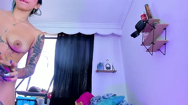 SaturnooStonee stripchat live cam model