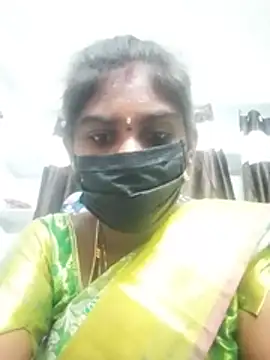 Keerthi_143 stripchat live cam model