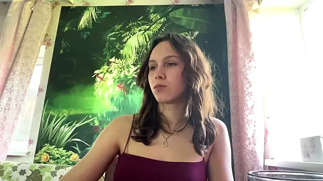 EllynDincher stripchat live cam model
