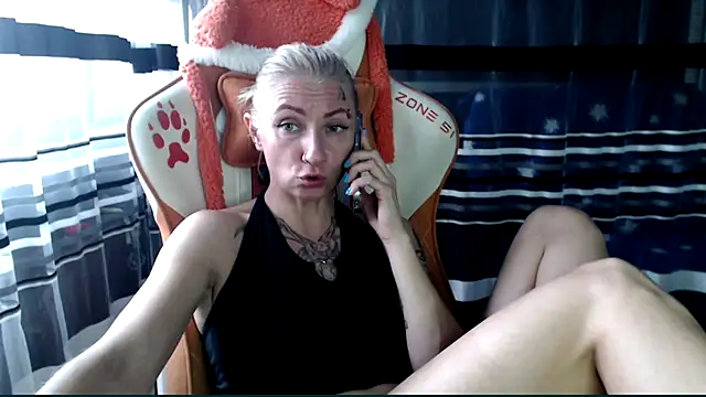 cold_lollipop stripchat live cam model