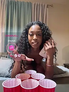 mismialove stripchat live cam model
