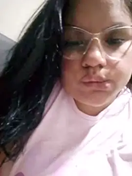 BethaXXX stripchat live cam model