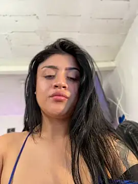 lucianaroy stripchat live cam model