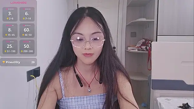 yishan-22 stripchat live cam model