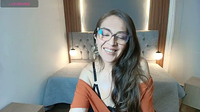 VictoriaLuxee_ stripchat live cam model