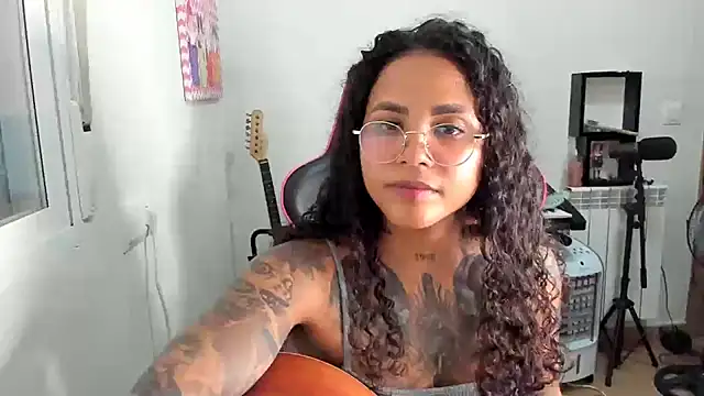 Ama_music stripchat live cam model