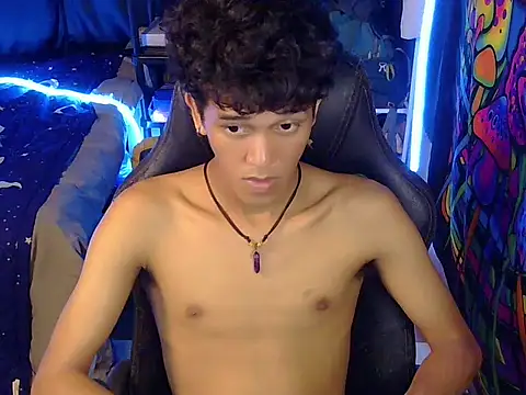 hugekenbigcock stripchat live cam model