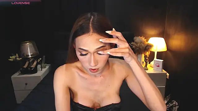 AlaiaRoyce stripchat live cam model