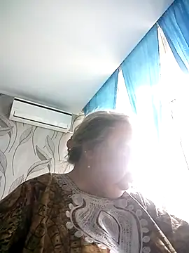 MartaMia68 stripchat live cam model